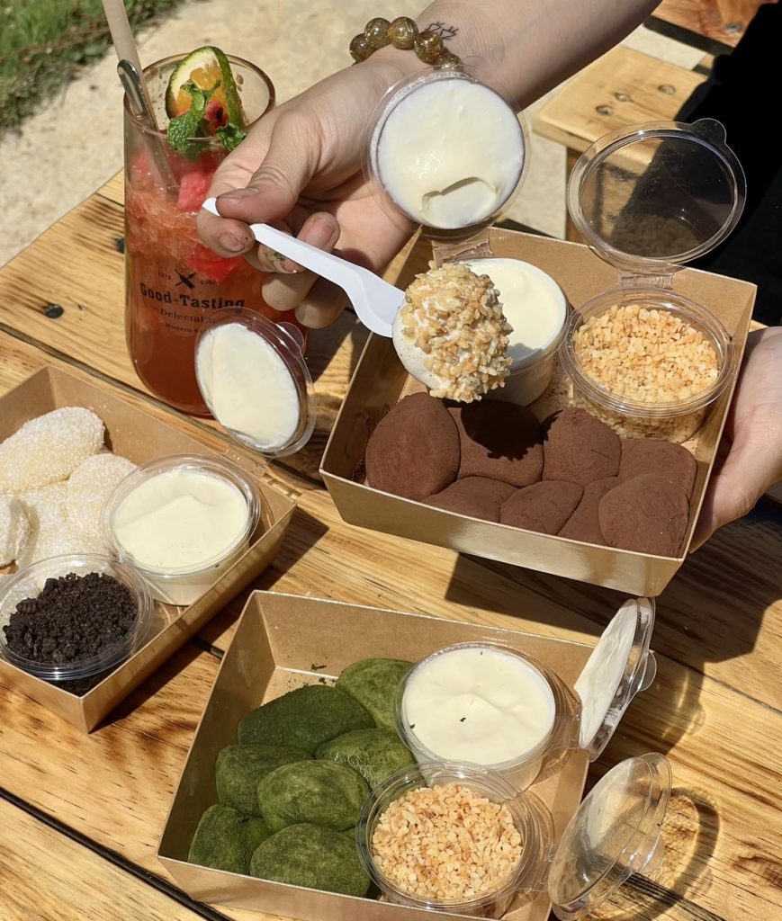 Hộp E1413 đựng bánh mochi chấm kem - Hộp vuông nâu đựng bánh mochi