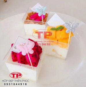 Ly LC-5550 vuông mini đựng bánh mousse -Ly LC-5550 đựng panna cotta 110ml - Ly mica vuông có nắp đựng bánh mini trang trí tiệc teabreak - hội nghị