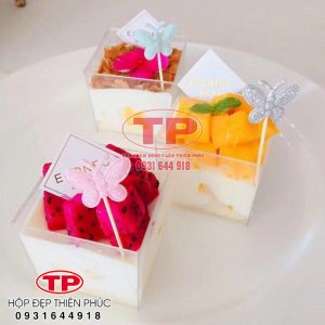 Ly LC-5550 vuông mini đựng bánh mousse -Ly LC-5550 đựng panna cotta 110ml - Ly mica vuông có nắp đựng bánh mini trang trí tiệc teabreak - hội nghị