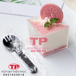 Ly LC-5550 vuông mini đựng bánh mousse -Ly LC-5550 đựng panna cotta 110ml - Ly mica vuông có nắp đựng bánh mini trang trí tiệc teabreak - hội nghị