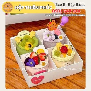 Hộp 4 ngăn đựng 4 ly mousse tròn – ly mousse vuông – Hộp 4 ngăn nắp mica trong suốt đựng bánh mix vị