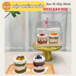Hộp mica cuộn đựng 2 ly mousse  - Hộp quai xách trong suốt đựng bánh cuộn - Hộp đựng Bánh Khúc Cây Buche 16cm