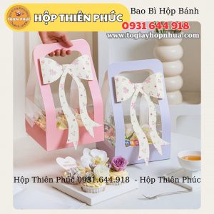 Hộp nơ hồng đựng 4 ly tiramisu - Túi nơ tím đựng 4 ly mousse - Túi quà tặng nơ tím - nơ hồng đựng bánh làm quà tặng - Túi nơ tím - Túi nơ Hồng kem hộp 4 cupcake mica