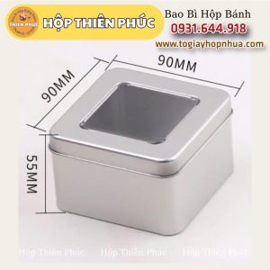 Hộp thiếc vuông có cửa sổ 450ml đựng bánh mousse - Hộp thiếc vuông đựng tiramisu có nắp kinh - Hộp thiếc vuông đựng bánh panna cotta trái cây - Hộp thiếc vuông đựng bánh quy